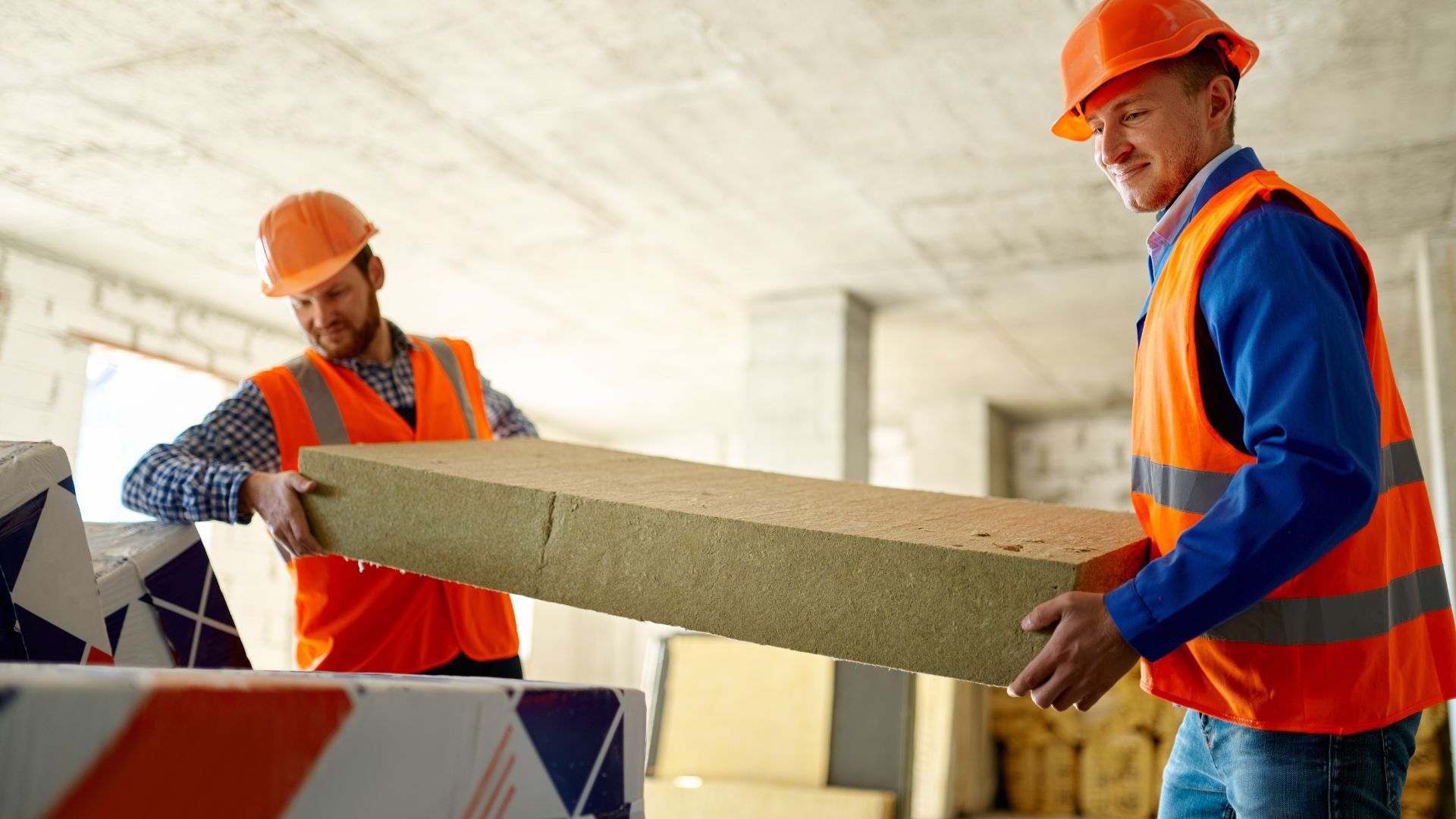 Розвантаження будматеріалів